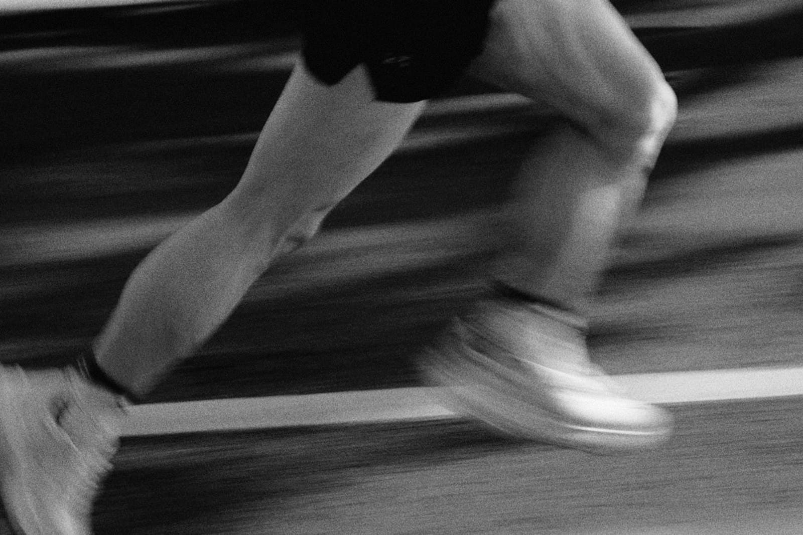 Blessures musculaires en sports collectifs : ischio-jambiers, quadriceps, mollet, fréquence, prévention et retour au jeu