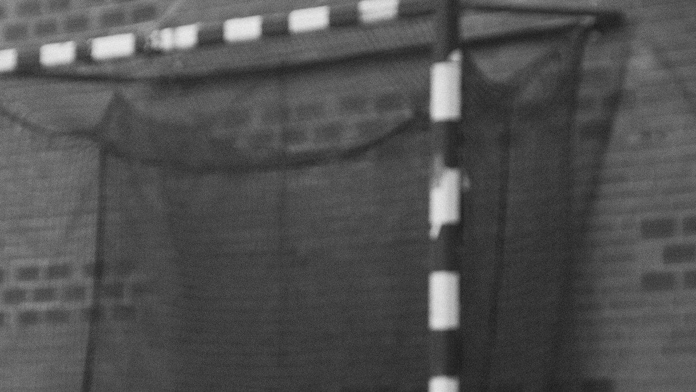 Cage de handball, filet et poteau en gros plan